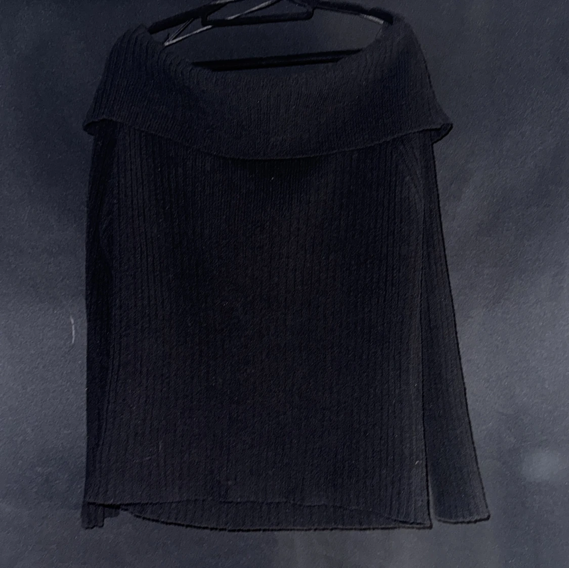 Svart ribbad tröja från Lindex