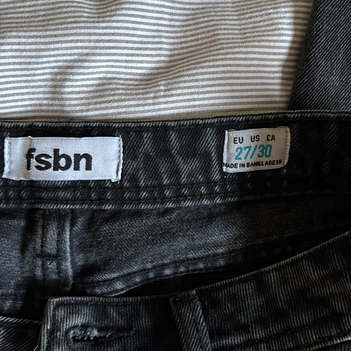 Svarta jeansbyxor från New Yorker - 4