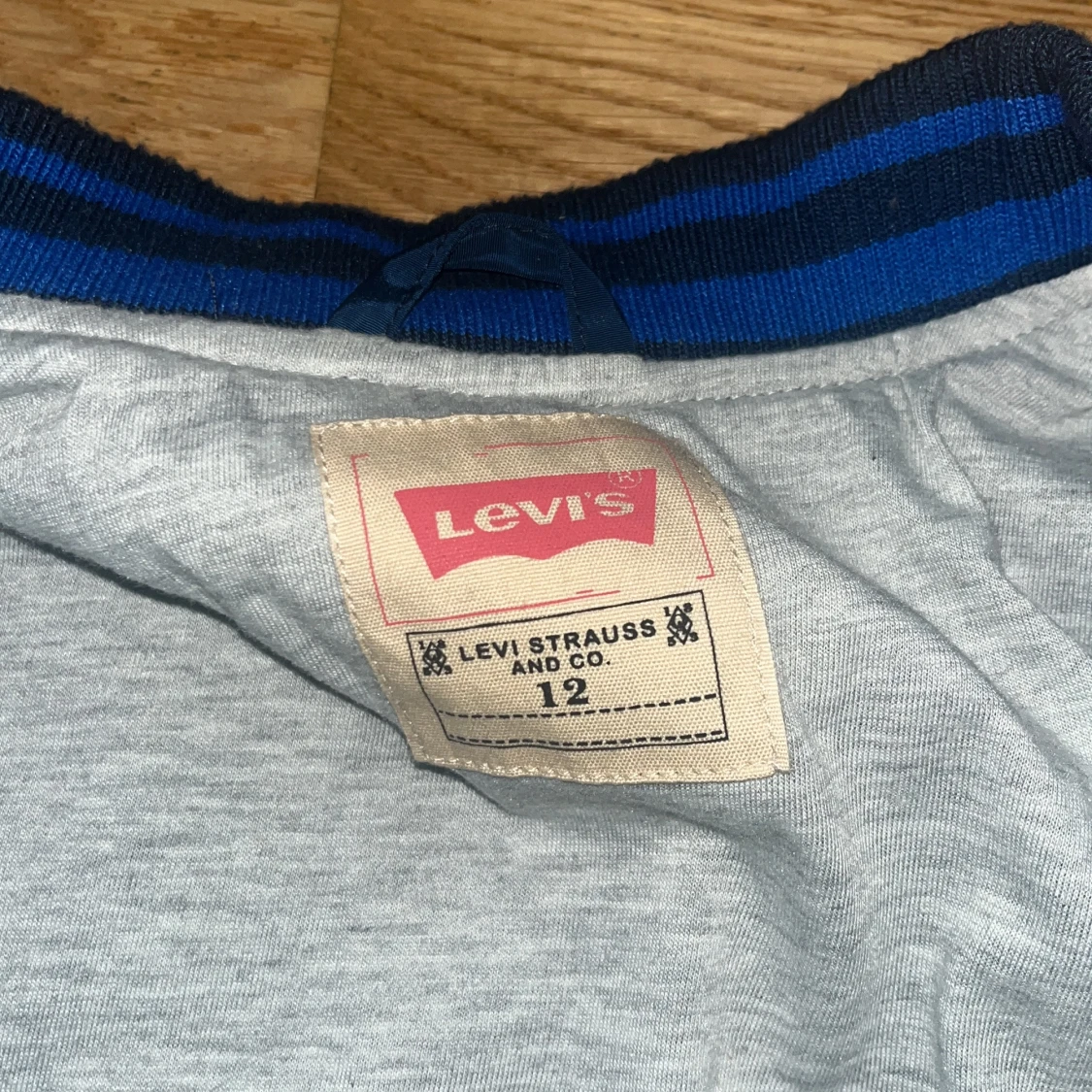 Blå bomberjacka från Levi's - 1