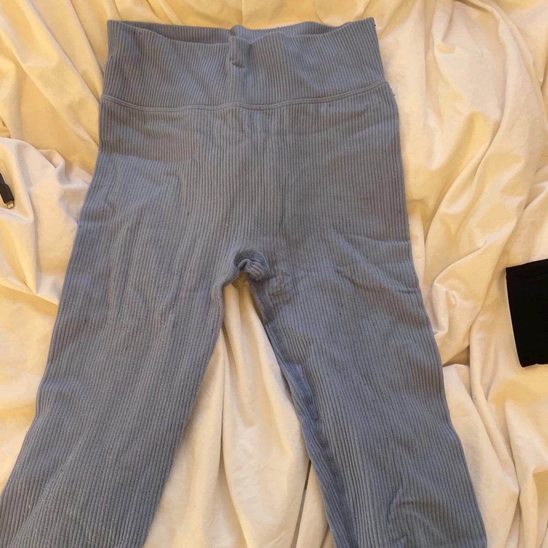 Blå ribbade leggings från Amisu