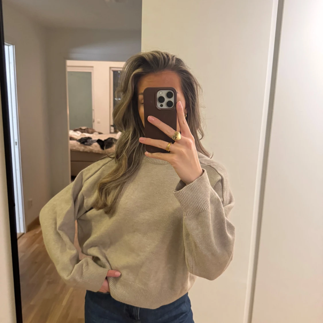 Beige stickad tröja