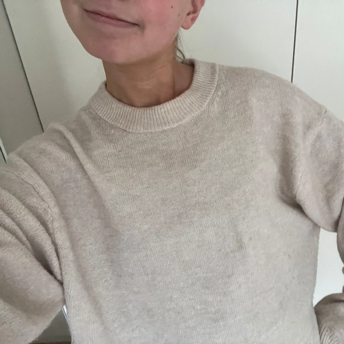 Beige stickad tröja - 1