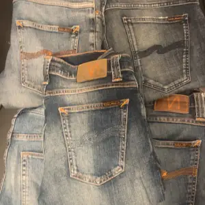 Säljer 4 st nudie jeans och ett par j.Lindeberg jeans! Storlekar mellan w30-w33! Skriv för mer info om vilket par jeans ni är intresserade av😊