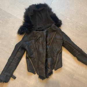 vintage archive jacka med pälsluva - obs xs i damstorlek ‼️