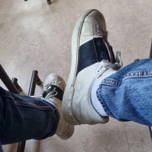 Valentino opens - Valentinos i hyfsat skick ca 8/10 har snörerna ute för de är för stora för mig, anledningen till att jag säljer är för att de är för små, skriv om ni behöver bild 👍