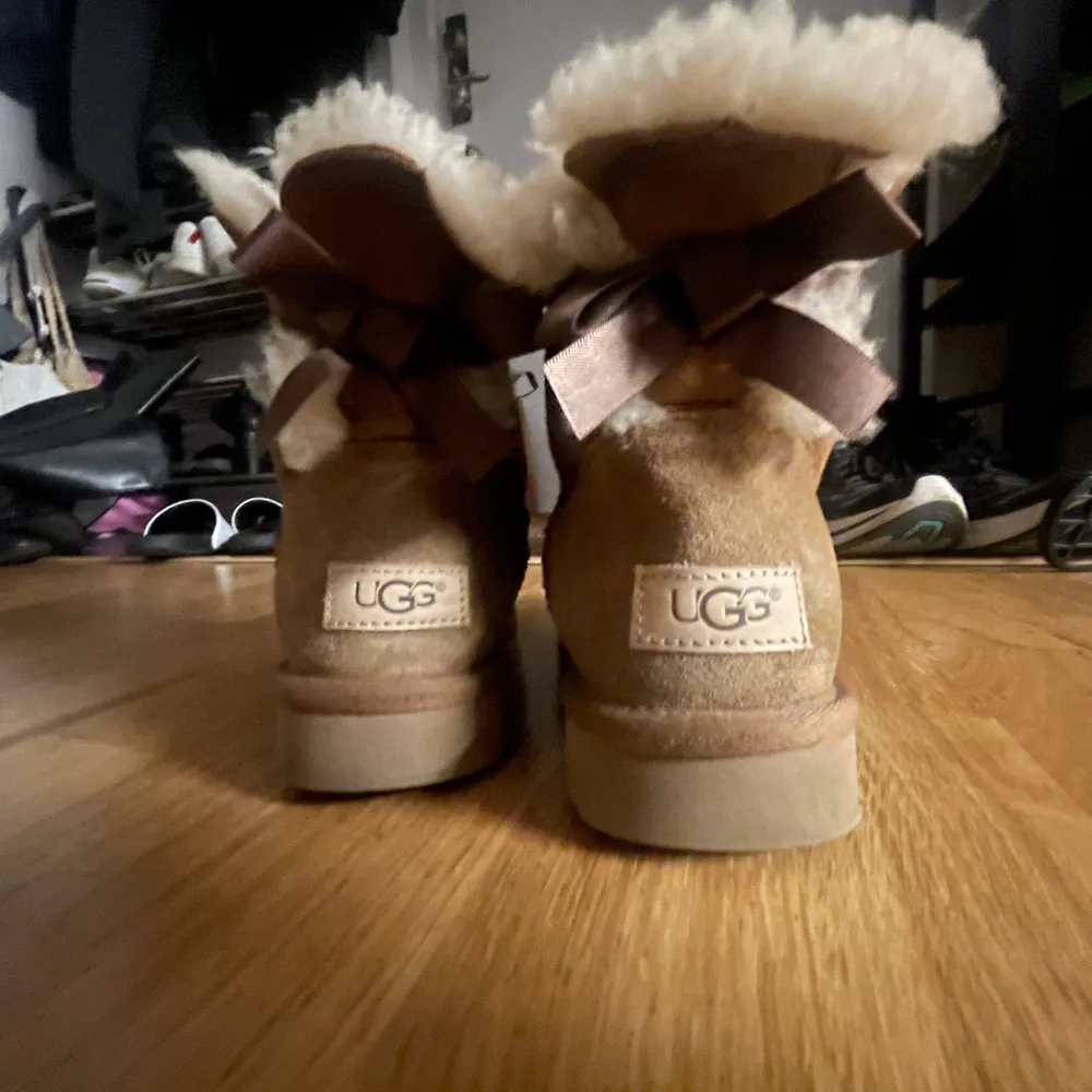 Uggs i bra skick. Köpt för 2000 säljer för 1350. Skor.