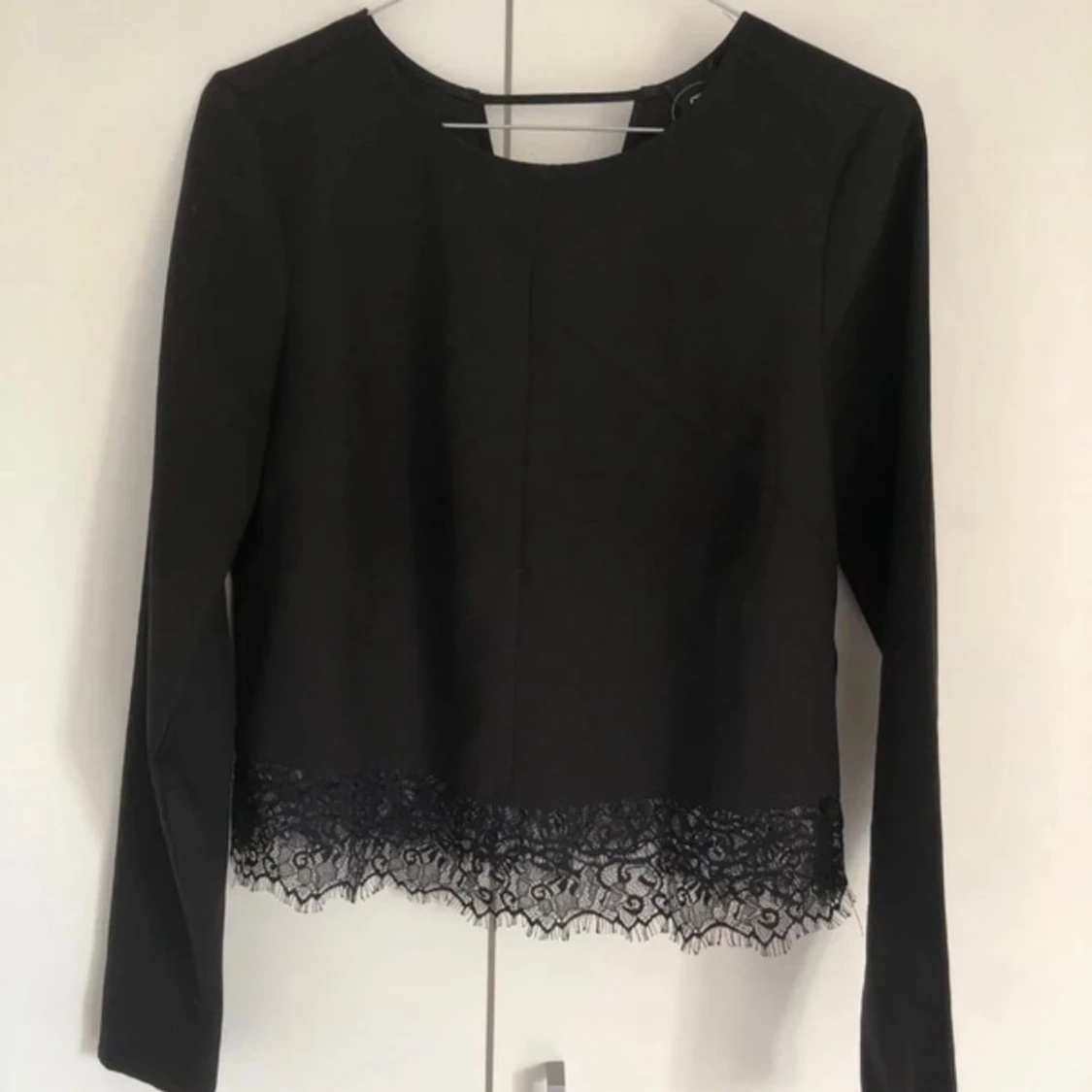 Jättefin blus från nakd  - 90