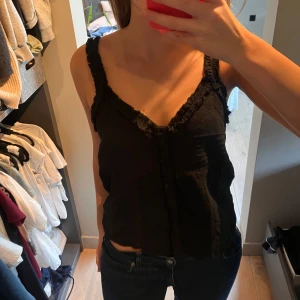 Topp - Jättefin topp från zara, aldrig använd!🖤🖤🖤