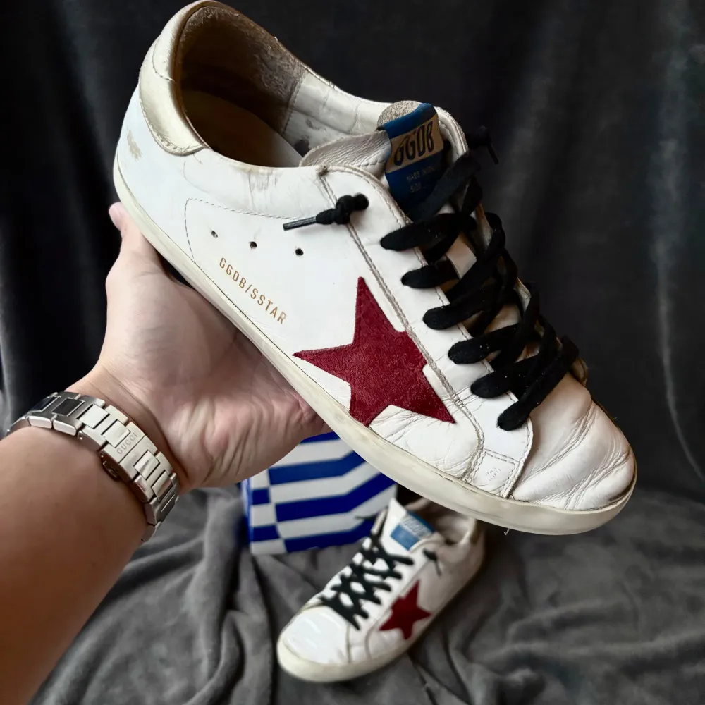 Golden goose superstar skor | originalstorlek: 41 men passar mer åt 42, fråga om innermått vid osäkerhet om passform | ingår: dustbag | fraktar spårbart eller möts upp i Täby📍. Skor.