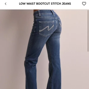 Nelly jeans - Använda 2 ggr, säljer då jag tkr de är för korta så bestämt mig för att sälja de🙁 Jättefint skick - som nya! Jag är 177cm lång. DESSA ÄR SMÅ I STORLEK MEN STRECHIGA!