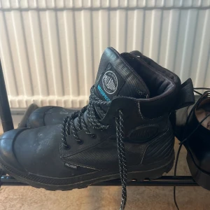 Palladium stövlar - Stövlar från Palladium. Storlek 40, men känns som 41