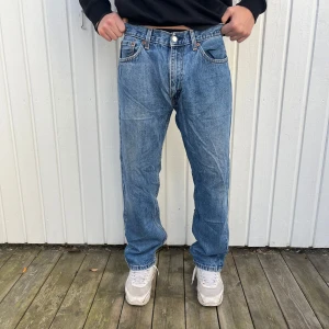 Levis 505 - 36/32 - Skicka meddelande om du har frågor och om du vill ha flera bilder🤝⭐️