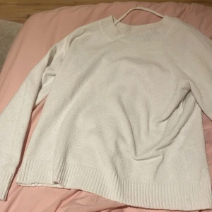 Stickad tröja från veromoda  - Stickad tröja från veromoda som är som ny, storlek xs 