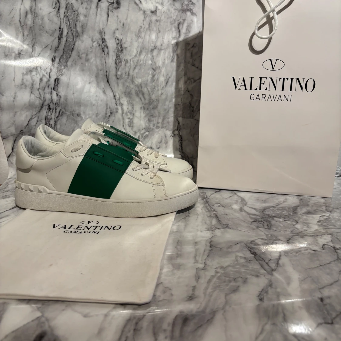 Valentino garavani opens