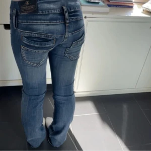 Low waist bootcut jeans - Skit snygga bootcut low waist jeans🤍