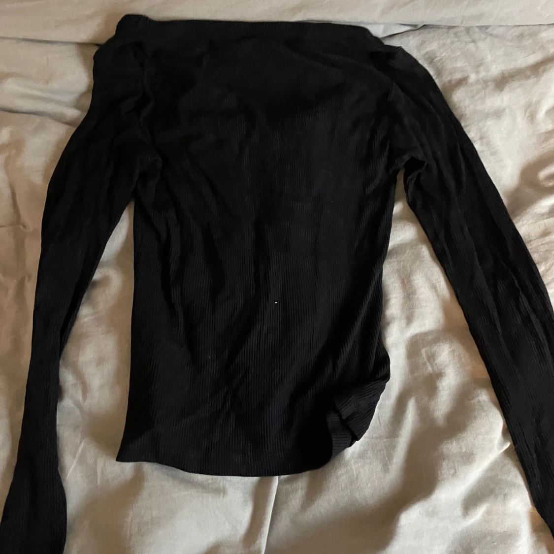 Svart ribbad topp från Bik Bok - 91