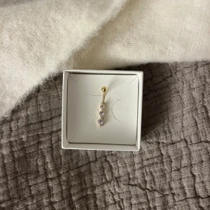 Navelpercing  - Oanvänd Navelpercing från glitter