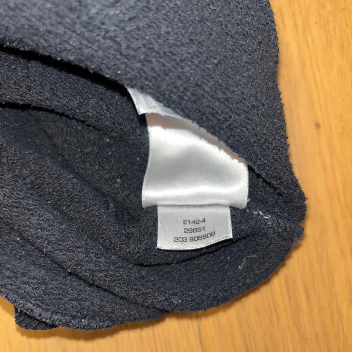 Svart hoodie från GANT - 93