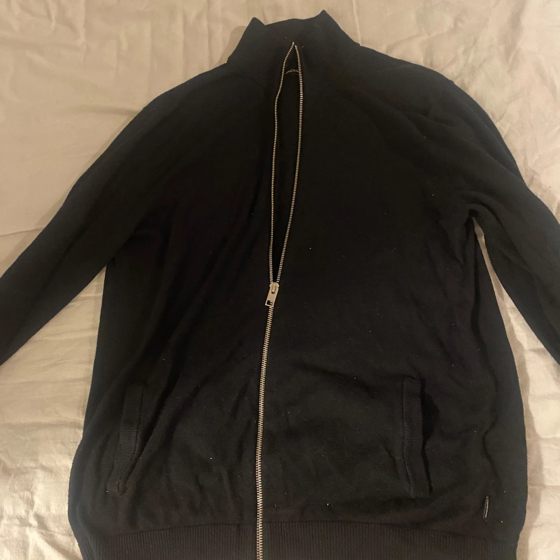 Svart tröja med dragkedja - 90