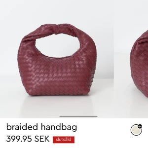 Vinröd handväska  - Jättefin vinröd handväska som är helt slutsåld! Kommer aldrig till användning (använt max 3 gånger)!! 💓💓