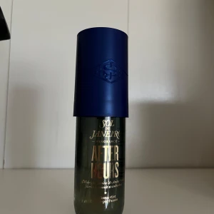 After Hours Body Mist från Sol de Janeiro 90ml - After hours body mist från sol de Janeiro 90ml. Använt lite som man kan se på bilden.