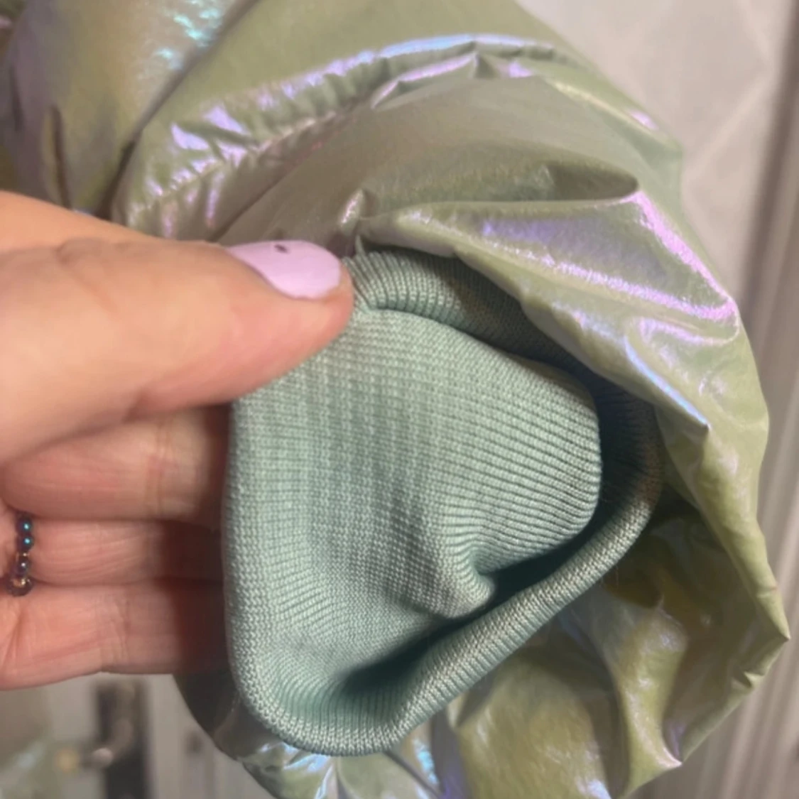 Iridescent pufferjacka från Levera - 92