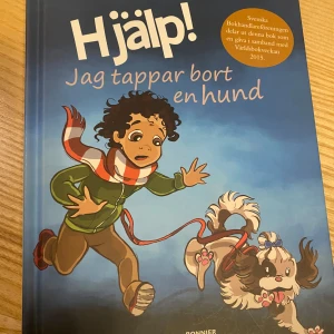 Hjälp!/Min vän Boris: 2 böcker i en - En spännande barnbok om ett äventyr där huvudpersonen tappar bort en hund. Boken är en del av Världsbokveckan 2015 och ges ut av Bonnier. Perfekt för unga läsare som gillar äventyr och djur.