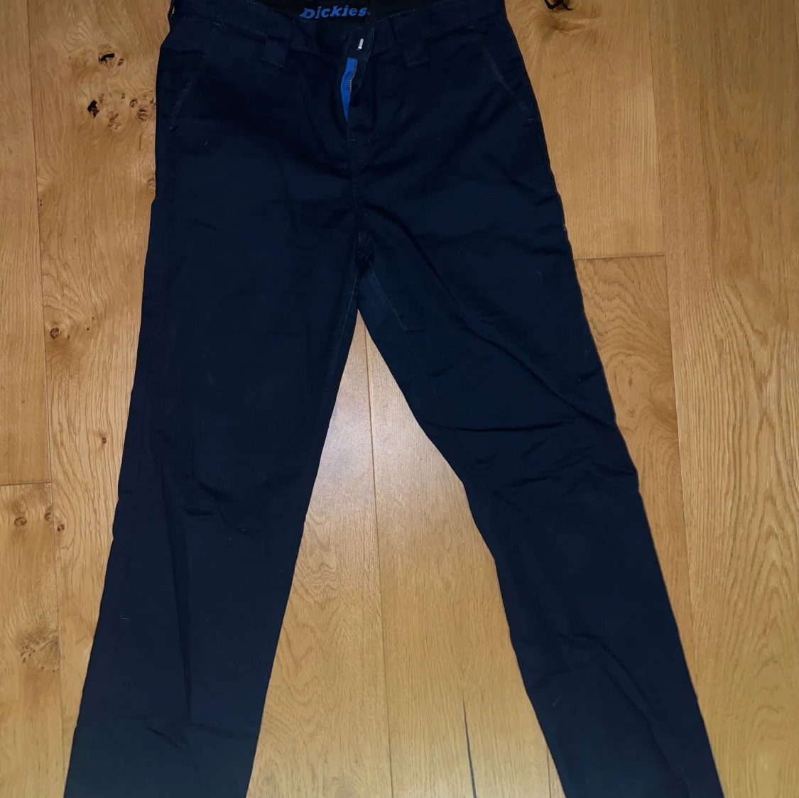 Mörkblå byxor från Dickies - 92