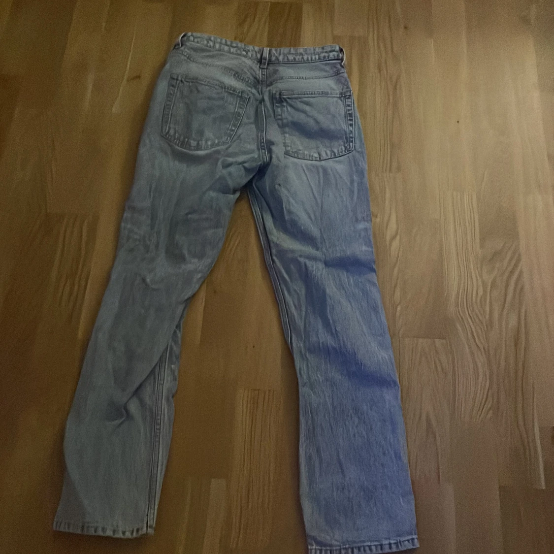 Blå jeans i bra skick - 91