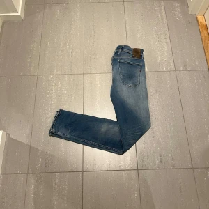 Replay Anbass jeans  - Säljer nu dessa Replay Anbass jeans, skriv för fler bilder/frågor🙌🏼