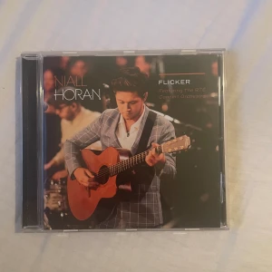 Niall Horan flicker RTE cd - Niall Horan flicker RTE cd, oanvänd I fint skick. Köparen står för frakten. 