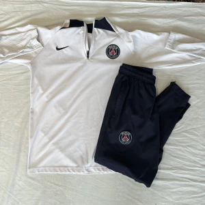 PSG tracksuit - Säljer min PSG tracksuit eftersom jag inte använder de. Självklart äkta✅ Strl S