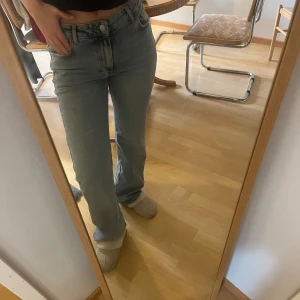 Midwaist jeans - Från bikbok W27 L32, använda fåtal gånger.