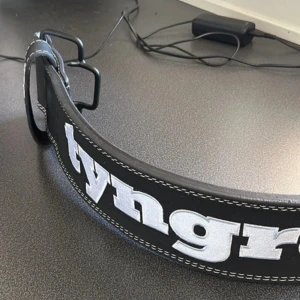 Tyngre Lyftarbälte - Helt nytt och oanvänt lyftarbälte från Tyngre. Nypris 699:- storlek XS, 100% läder (mocka) med snabbspänne