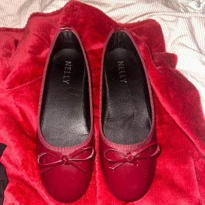 Ballerina skor - Jag köpte fel storlek så tyvärr behöver jag sälja dem.