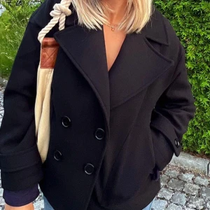 Design by si kappa - Design by si kappa, svart i storlek xs/s.  +frakt