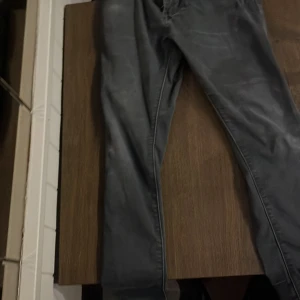 Levis jeans herr - W30 L30 bra skick bara använda få gånger 