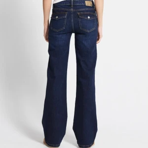 Bootcut jeans - Inga defekter som jag kan se, helt nya och aldrig använda (prislapp finns kvar). 90's boot short length