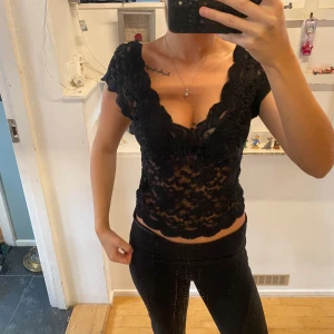 Spets topp från Stradivarius  - Spets topp från Stradivarius, storlek S!