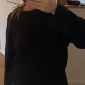 Stickad tröja från HM - Säljer denna stickade tröja från HM i storlek S, ganska så nopprig. 