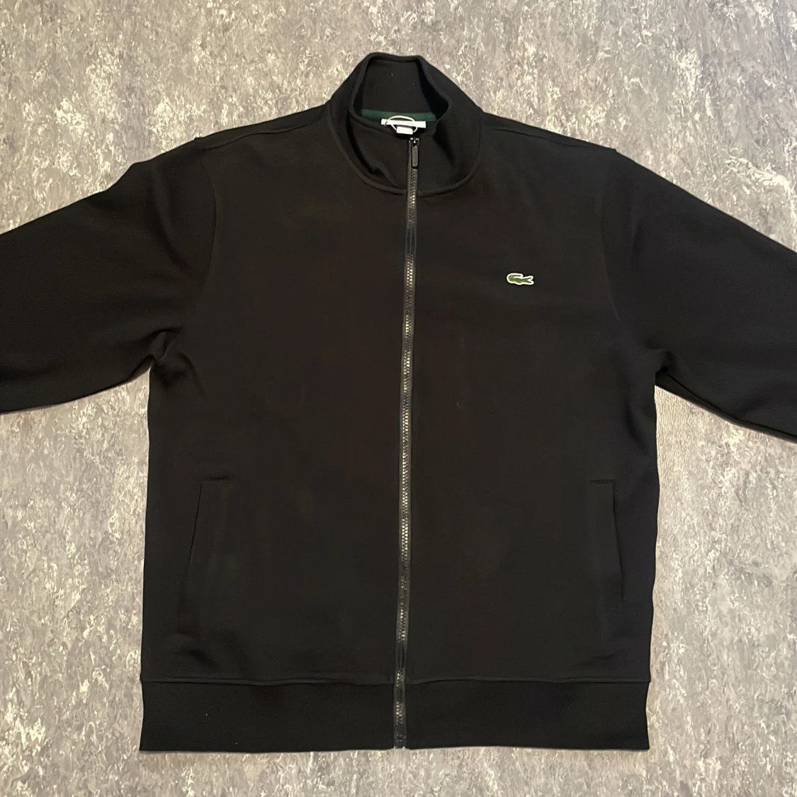 Lacoste zip