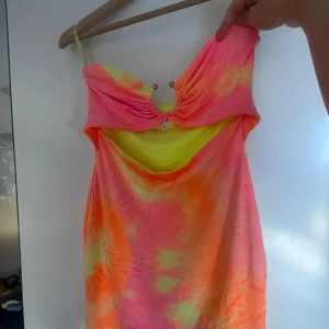 Revole neon klänning - Storlek M Aldrig använd 