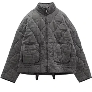 Zara Jacka - Mysig zara jacka, passar bra till hösten🥰 