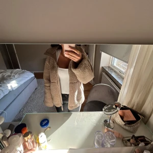 hm teddy jacka - superfin i bra skick