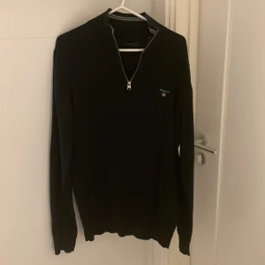Gant halv-zip - Säljer nu min gant halv-zip då den inte passar längre. 
