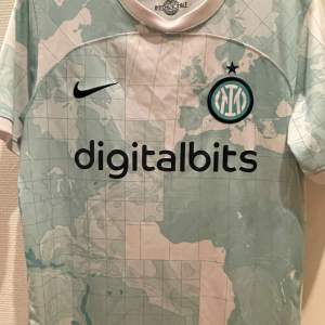 Inter milan jersey, karta. Knappt använd nästan som ny.