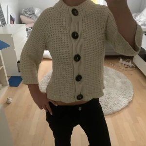 Beige kofta - Kommer inte till använding💗