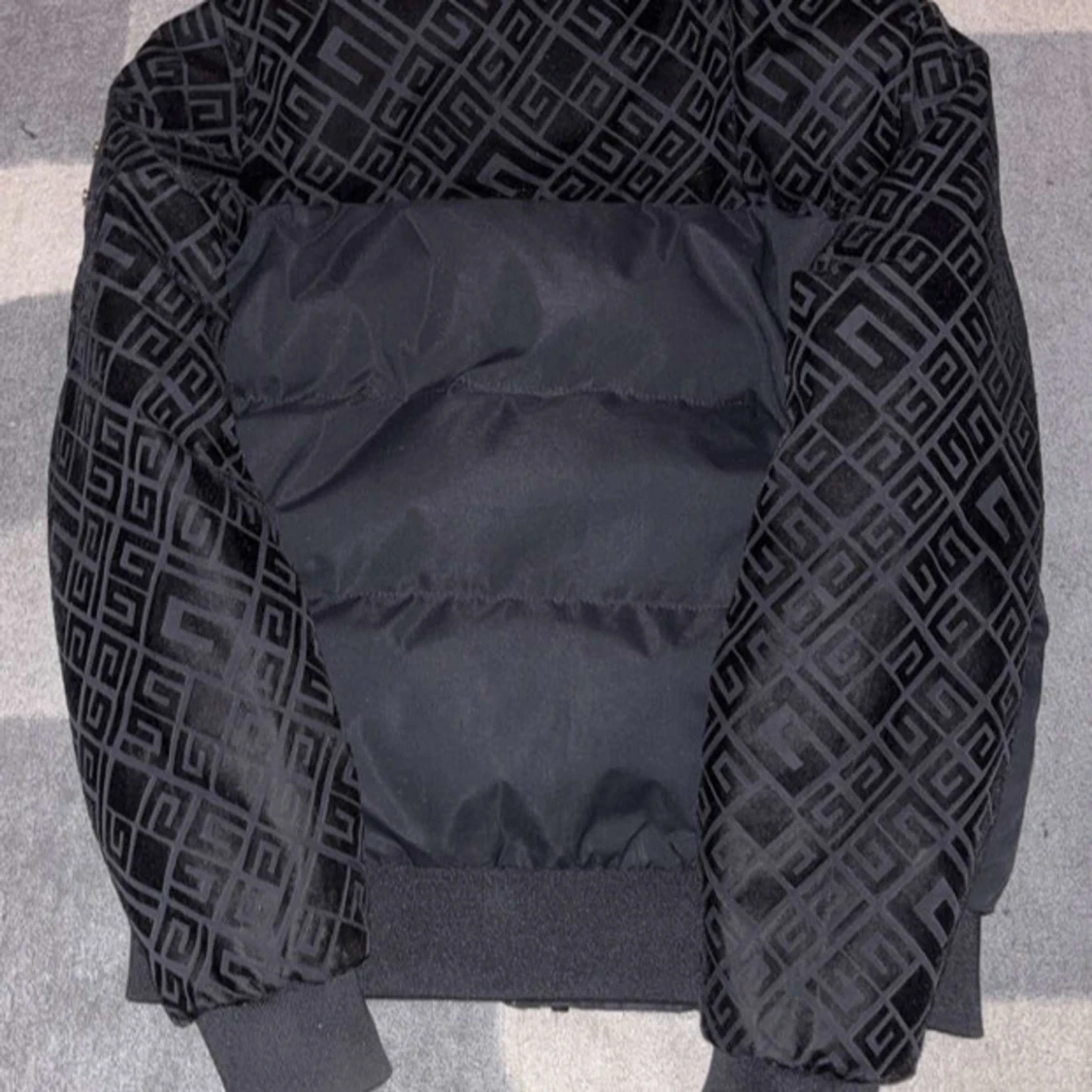 Svart pufferjacka från Glorious Gangsta - 90