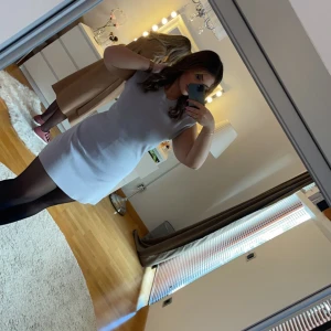 Ribbad klänning - Zara - Fin och mysig. Jag är 162 cm lång