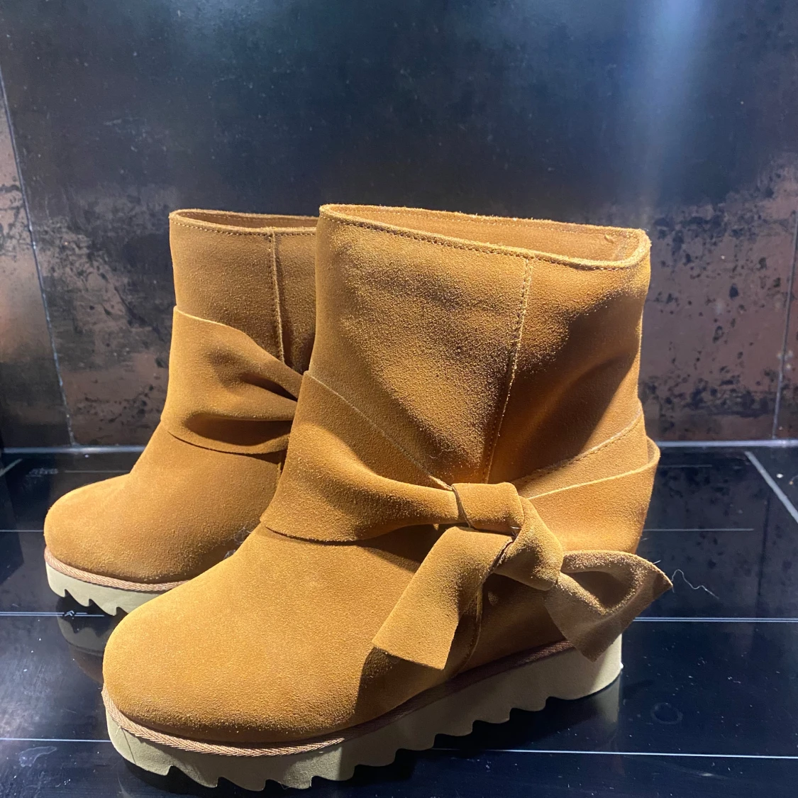 Gula mocka boots med rosett - 92